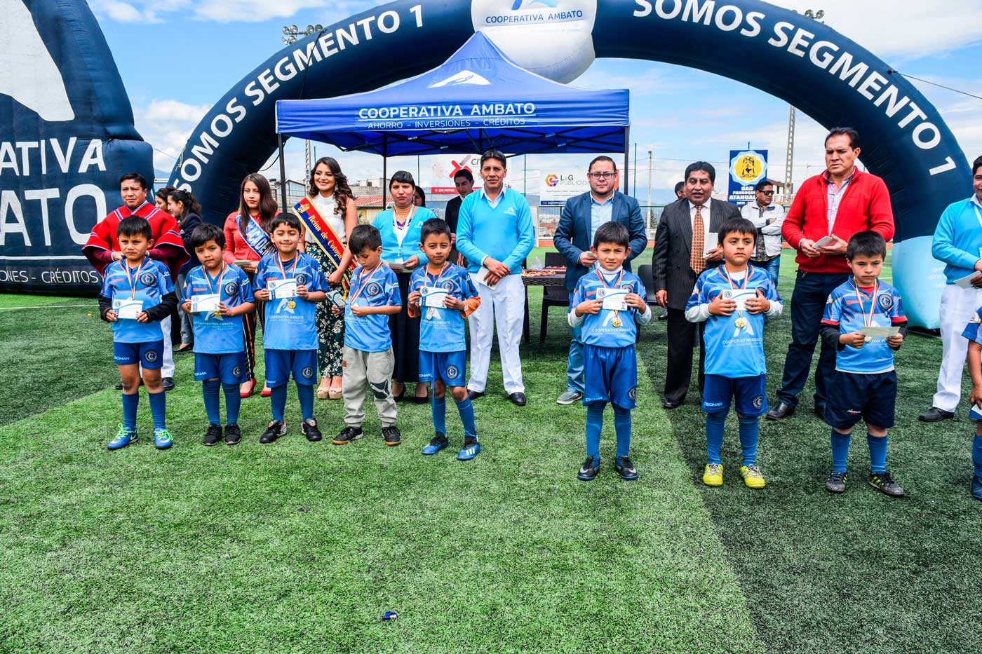 Cooperativa Ambato concluyó el Vacacional de Fútbol con bombos y platillos